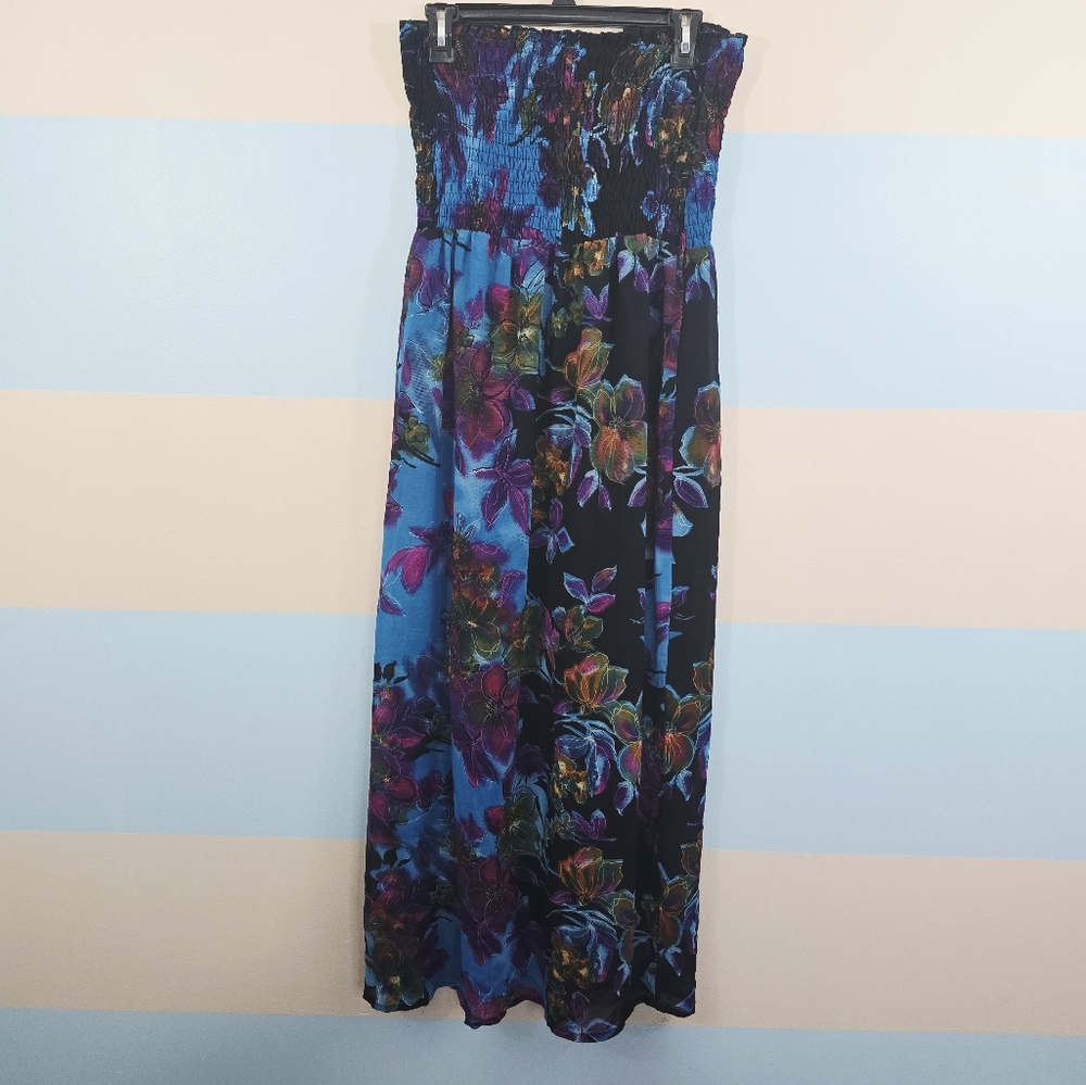 Fun & Flirt Tropical Floral Maxi Dress - Blue and Black - Picture 3 of 6